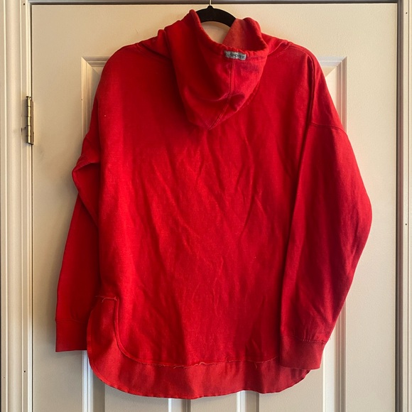 Dayton Flyers Women’s Sweatshirt, size Small - Picture 3 of 6